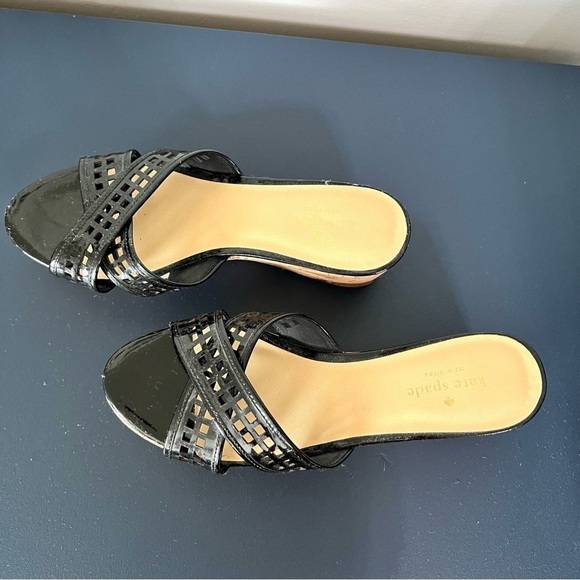Kate Spade Tawny Black Patent Leather Natural Cork Peep Toe Wedge Sandals Size 9 - Picture 10 of 16